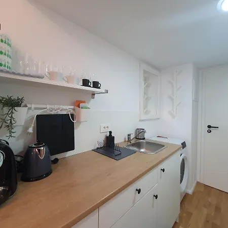 Chic Wendy In Centre Tour As Lubiana